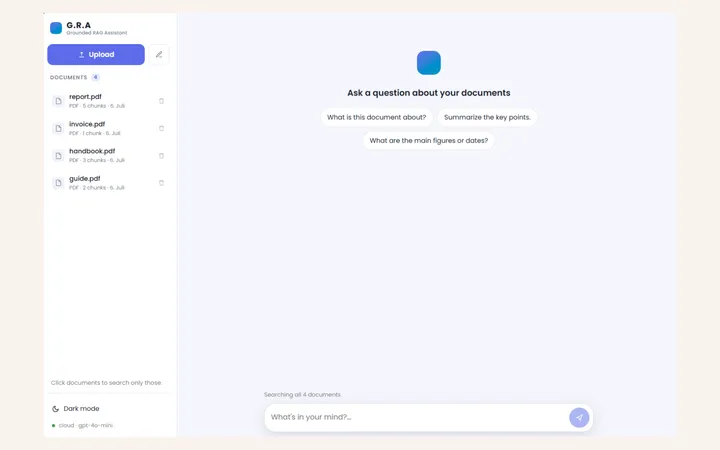 Oberfläche des Grounded RAG Assistant mit Dokumentliste und Frage-Eingabe